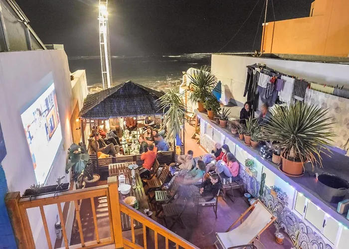 La Ventana Azul Hostel *