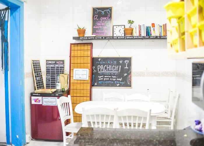 La Ventana Azul Hostel *